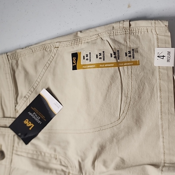 LEE Short - Picture 2 of 2